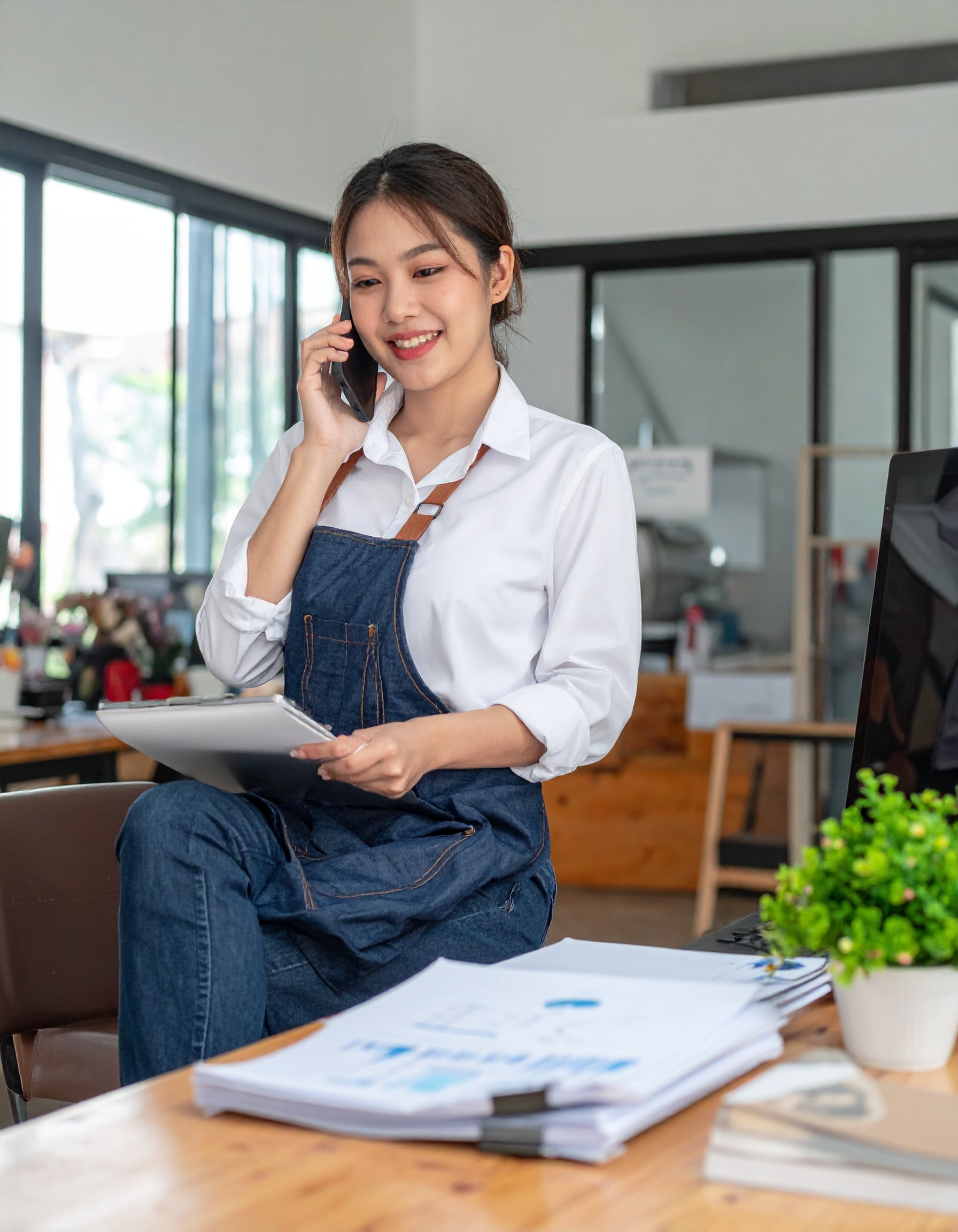 SettlyGo helping customers 3